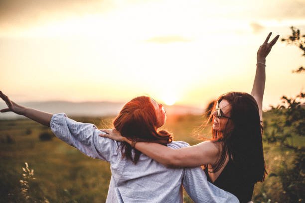 Women connecting at a Social Hive gathering